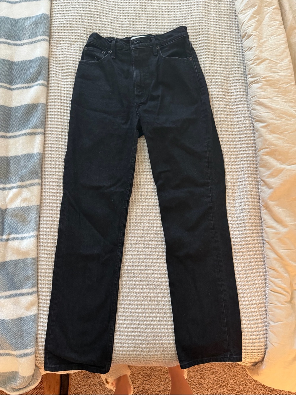 Abercrombie & Fitch Black Straight-Leg 90’s Relaxed Women's Jeans